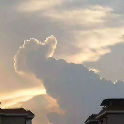 汕头的天空，一条微博装不下的温柔与暴烈