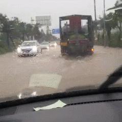 珠海台风最新消息今天，风雨中的坚守与温情
